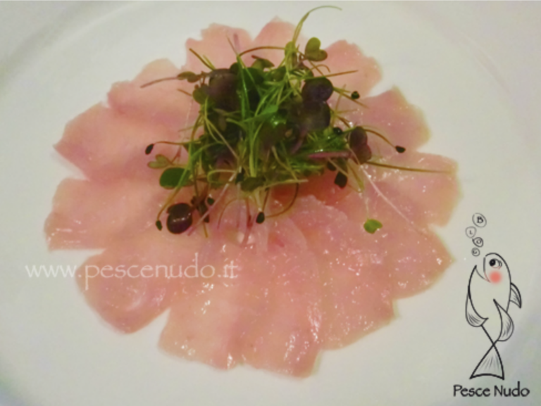 carpaccio di ricciola, sakura e vaniglia