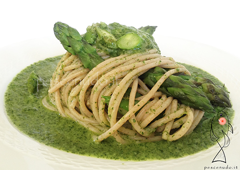 Spaghetti di farro, Asparagi e Tarassaco
